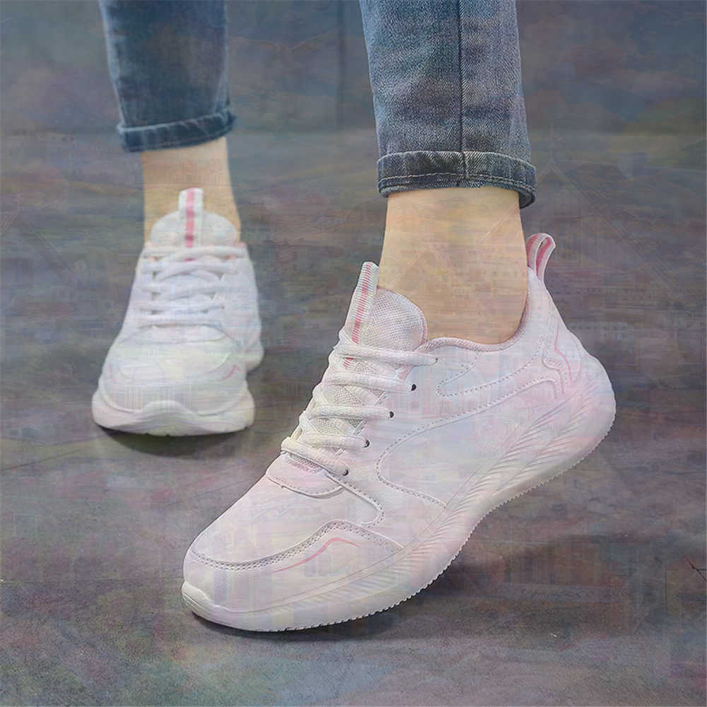 Best Vintage Collectible Items - Sepatu Retro Rendah Ukuran 44 Sepatu